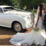 7 Important Extras To Look For When Hiring Your Wedding Car